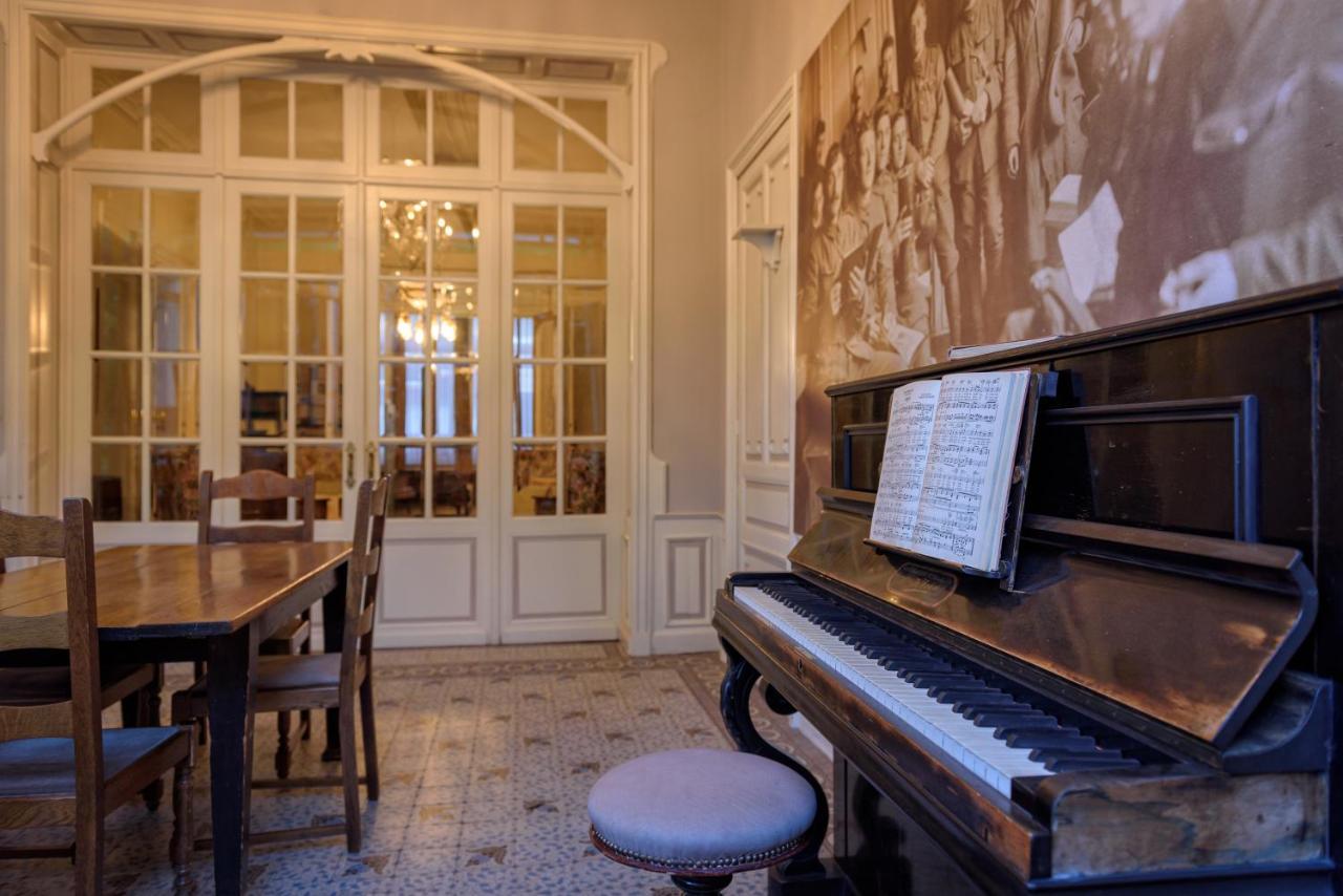 فندق Talbot House بوبرينغي المظهر الخارجي الصورة