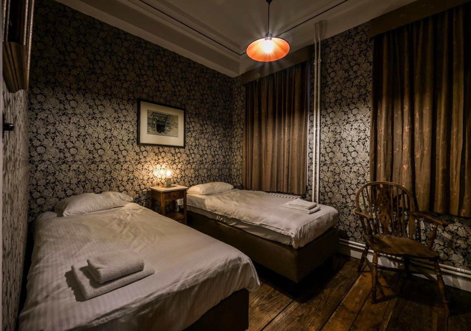 فندق Talbot House بوبرينغي المظهر الخارجي الصورة