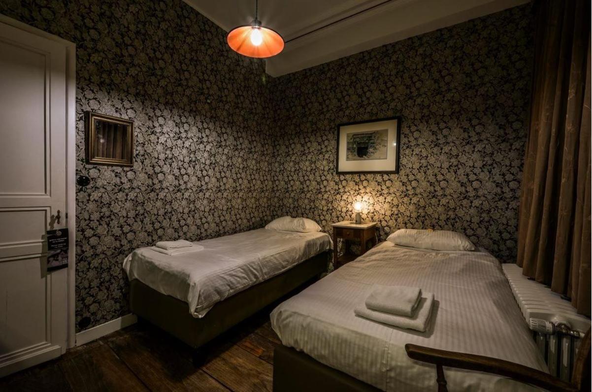 فندق Talbot House بوبرينغي المظهر الخارجي الصورة