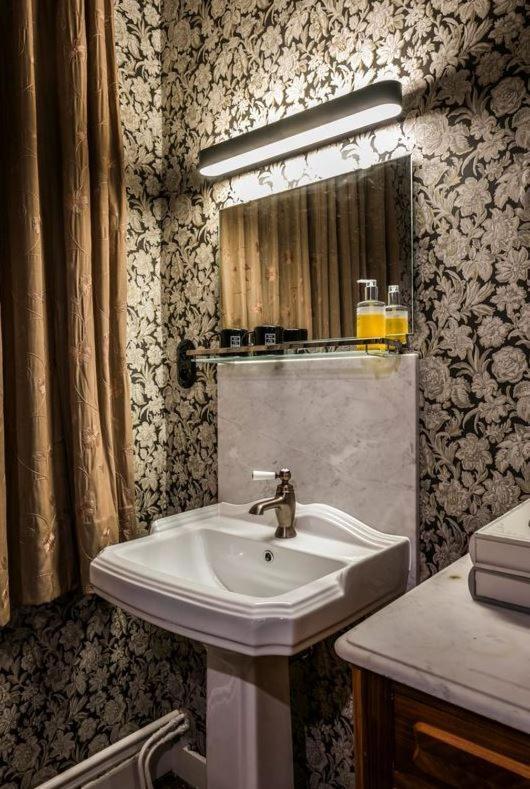 فندق Talbot House بوبرينغي المظهر الخارجي الصورة